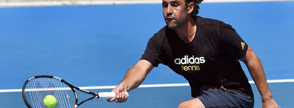 ÎŸ ÎœÎ¬ÏÎºÎ¿Ï‚ Ï€Î±Î¯Î¶ÎµÎ¹ Ï„Î· Î”ÎµÏ…Ï„Î­ÏÎ± ÏƒÏ„Î· ÎœÎµÎ»Î²Î¿ÏÏÎ½Î· 